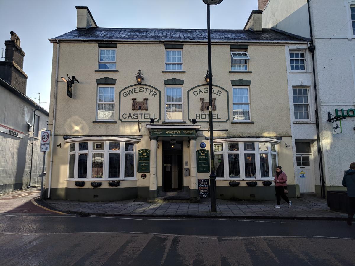 The Castle Hotel Lampeter Exterior foto